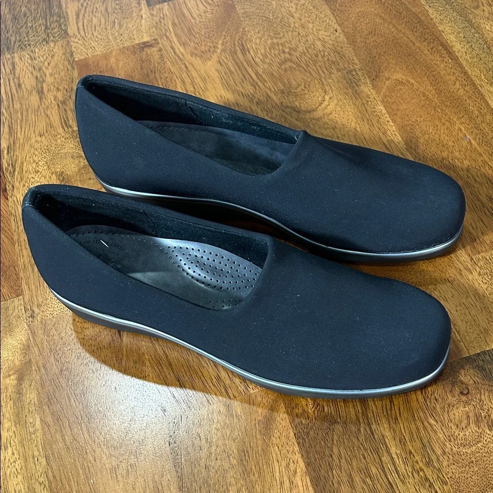 SAS Bliss Slip On comfort wedge 8.5 Women's Black Loafers